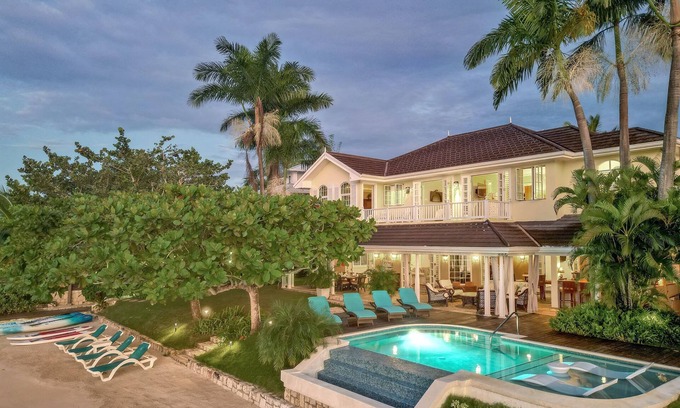 Montego Bay Villa | Stunning Beachfront Villa with Pool, Tennis & Ocean Views