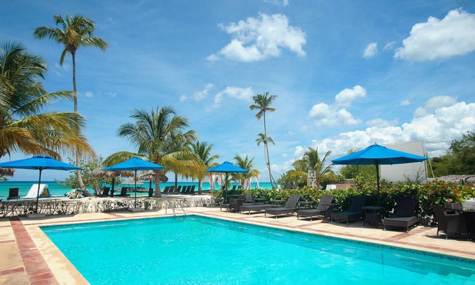 Dominicus Apartment | Beachfront Paradise with Scenic Views and Great Amenities