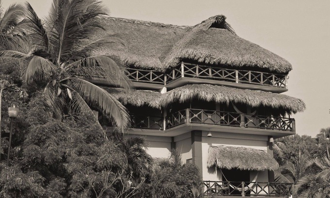 Los Tamarindos House | BeachfrontGuestHouse (5 Studios)