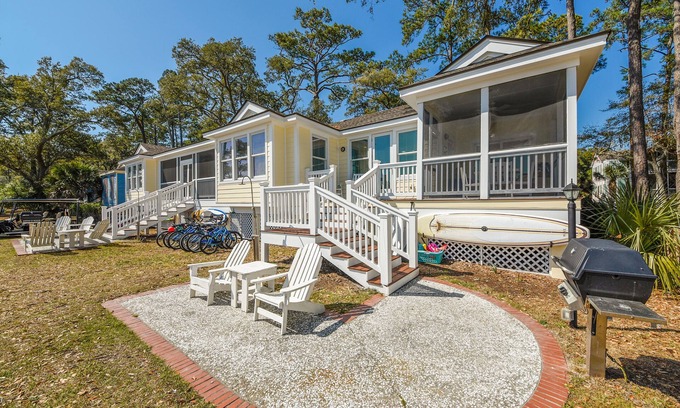 Melrose on the Beach House | Oceanfront Retreat for 20 with Free Bikes & Pool Access