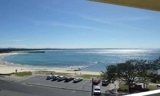 Forster Apartment | Beachpoint 403: Ocean View with Pool & Family Amenities