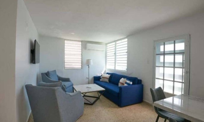 Puerto Nuevo Apartment | Beachside Retreat Steps from the Shore with Spa & Breakfast