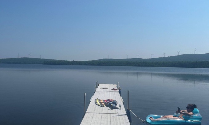 Lincoln Cottage | Perfect Family Retreat: Beachside Cottage on Caribou Pond