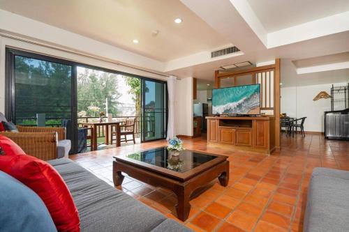 Nai Harn Apartment | Oceanfront 2BR Beachside Apt Near Nai Harn Beach