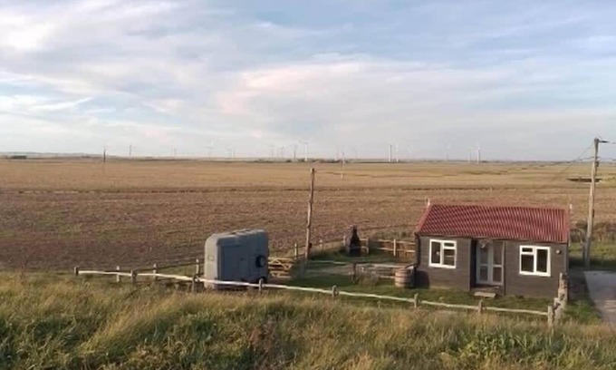 Lydd-on-Sea Ski Chalet | Guest Rated 10/10: Beachside Bliss Cottage at Jurys Gap
