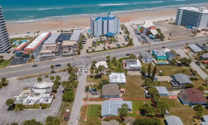 Seabreeze Park House | Beachside Cottage - Walk to the Water