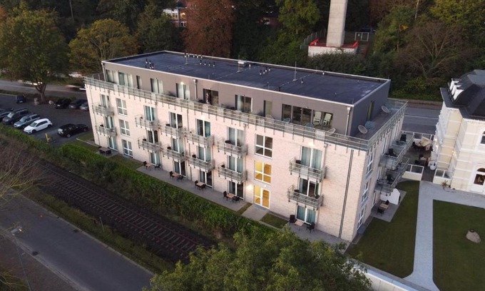 Eckernfoerde Hotel | BeachSide: 4-Star Oceanfront Retreat with Pet-Friendly Amenities