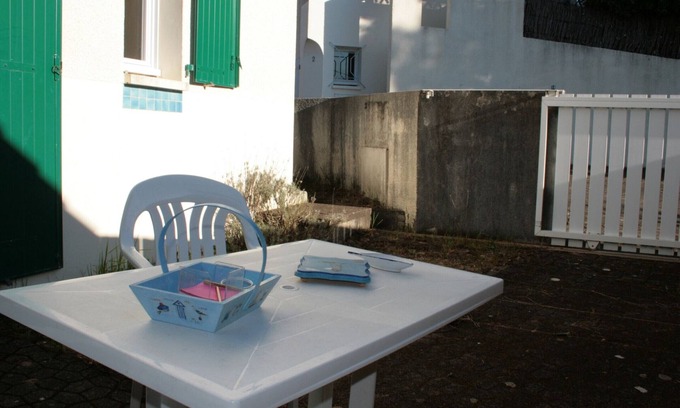 La Tranche-sur-Mer House | Cozy Villa La Tranche-sur-Mer: Oceanfront Comfort Awaits