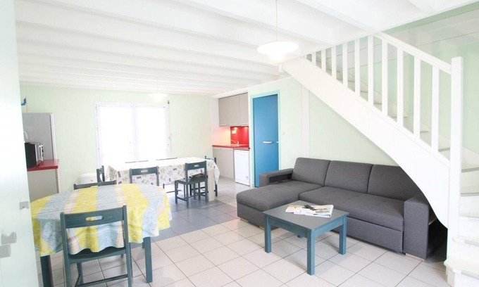 Siouville-Hague Cottage | Gite Siouville-Hague: Pet-Friendly Retreat with Spa & Breakfast