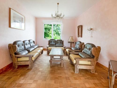 Le Pouldu House | Cozy Villa Steps from the Atlantic - Family Friendly Retreat