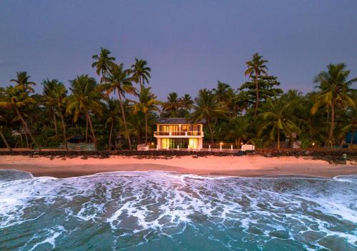 Cherthala House | Beachside Pool Villa - Karthiyayini with Oceanfront Views