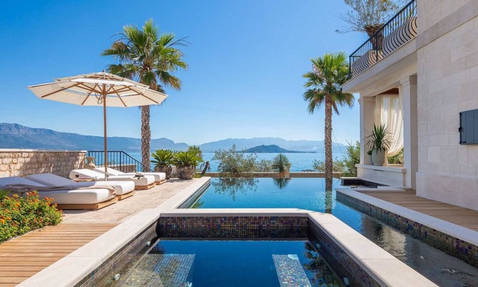 Slatine Villa | Beachside Villa Heaven: Relax by the Ocean with Pool & Spa