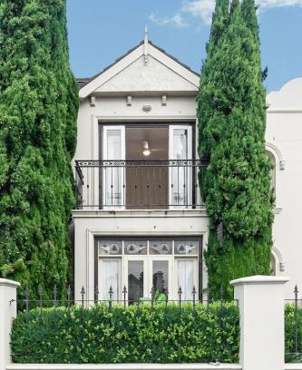 Warrnambool House | Beachside Warrnambool CBD