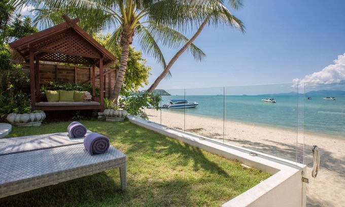 Bophut Villa | Beachvilla: Ocean View Retreat with Private Pool & Breakfast
