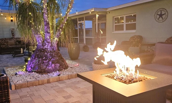 Caloosahatchee Apartment | Convenient Getaway: Walk to Town & Enjoy Ocean Views!