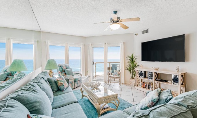 Pensacola Beach Hotel | Beachy Beaut at Emerald Isle - Oceanfront & Family Friendly
