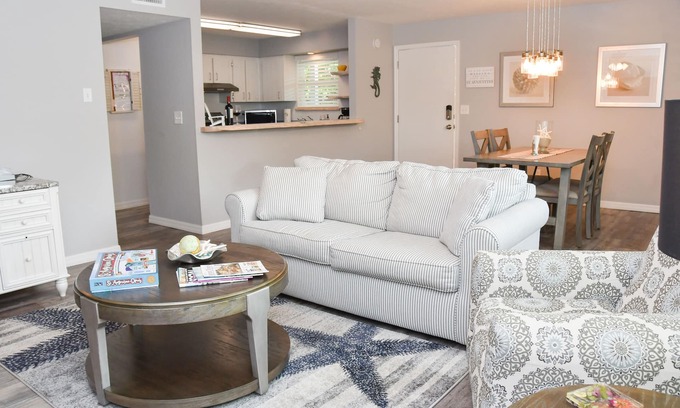 Coquina Gables Apartment | Pet-Friendly Ground Floor Apt Near Beach with Ocean View