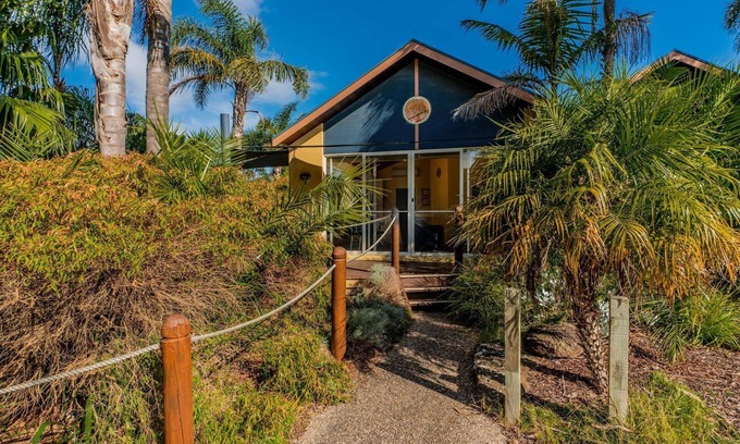 Inverloch Apartment | Beachy Haven at Sails: Guest Rated 9.8 with Oceanfront Views