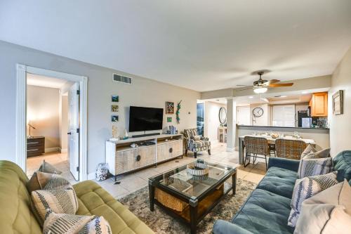 Marco Island Apartment | Beautiful Marco Island Condo with Oceanfront Pool Access