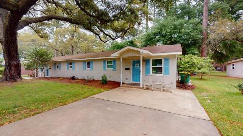 Jekyll Island Apartment | Inviting Beachy Sisters Duplex with Pool and Family Amenities