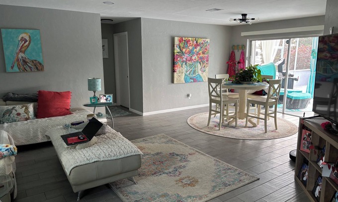 Joel House | Beachy themed beautiful home with private pool available May thru Nov!