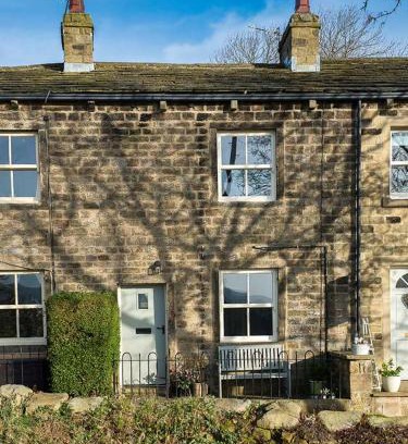 Addingham House | Beacon Cottage: Guest Rated 9.4, Pet and Child Friendly