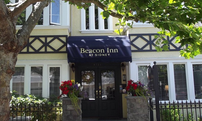 Booktown Hotel | Oceanfront Relaxation at Beacon Inn in Sidney - Rated 9.2