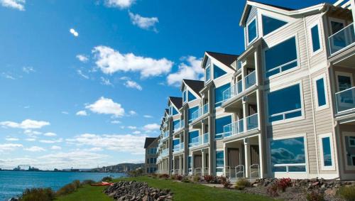 Endion Resort | Discover Beacon Pointe on Lake Superior with Hot Tub & Pool