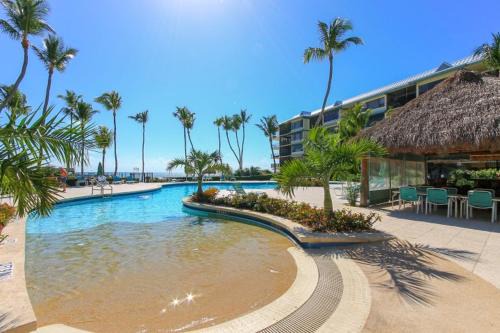 Islamorada House | Oceanfront Relaxation at Beacon Reef 301 with Spa & Hot Tub