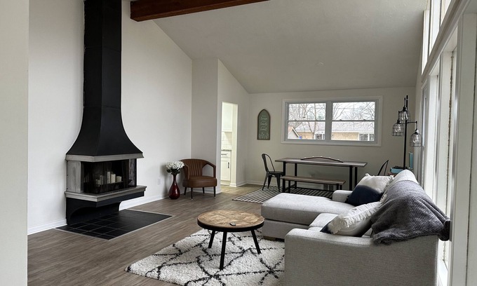 Mentor House | Inviting Mentor Bungalow with Central Location & Pet-Friendly