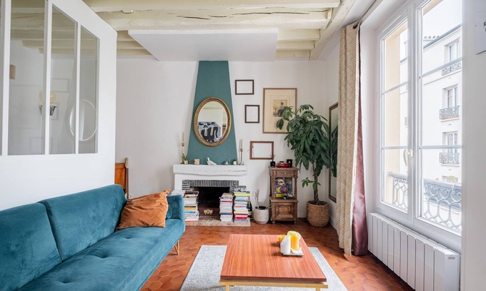 11th Arrondissement Apartment | Experience Comfort at Beams and Blues by Veeve