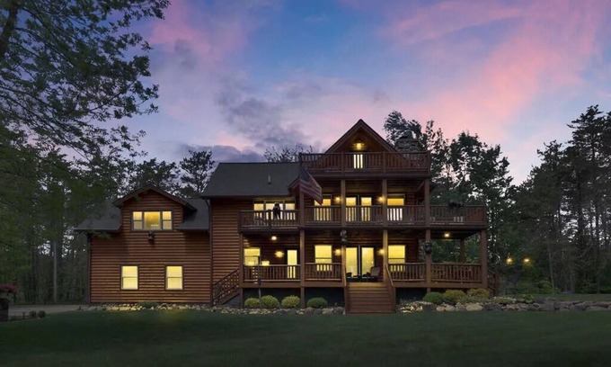 Alanson Cabin | Bear Cabin Up North on Crooked River in Alanson, MI