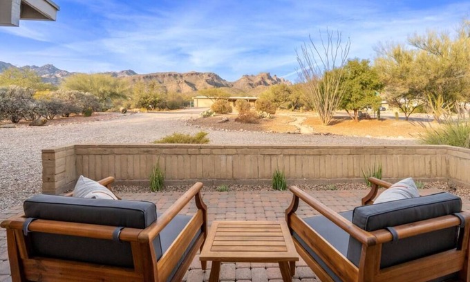 Tanque Verde House | Bear Canyon Retreat: Relax by the Pool with Mountain Views