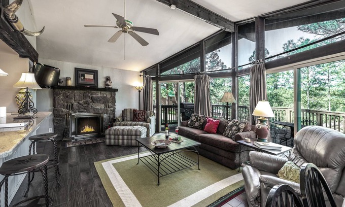 Ruidoso Cabin | Bear Cave: Pet Friendly Retreat with Hot Tub & Mountain Views