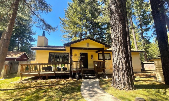 Pioneer Trail House | Bear Claw Trails: Pet-Friendly Retreat with Remodeled Yard