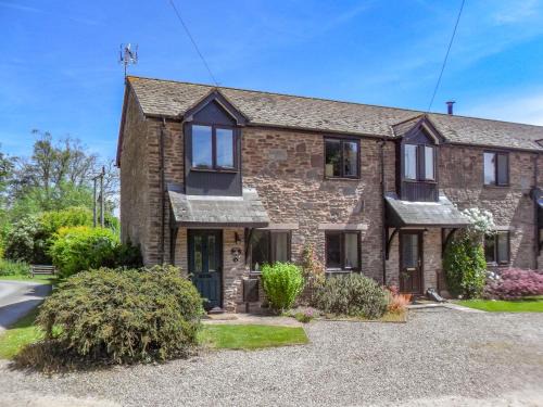 Abbey Dore House | Inviting Bear Cottage: Pet & Child Friendly Retreat