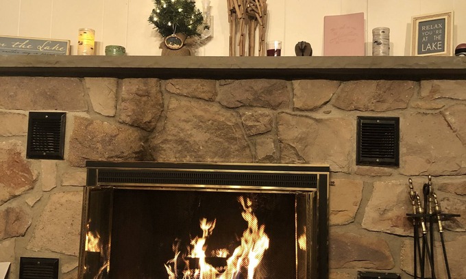 Jim Thorpe House | Experience Bear Creek Lake House with Stunning Ocean Views