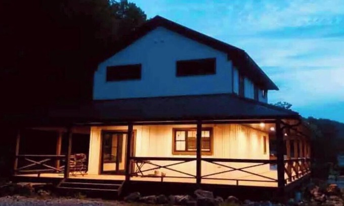Dorchester House | Bear Creek Lodge: Relaxing Retreat with Spa & Private Pool