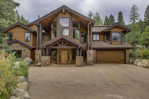 Tamarack House | Discover Bear Discovery Custom Tamarack Estate with Pool