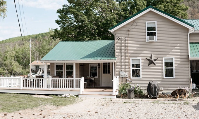 Swain Apartment | Bear Hollow Lodge: Skiing & Hiking Near Letchworth Park