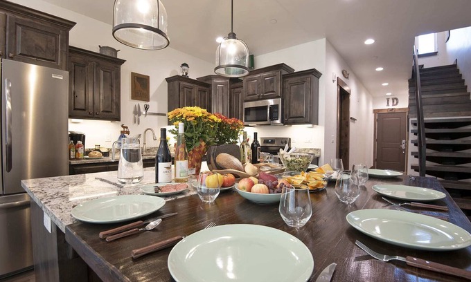 Victor House | Top-Rated Bear Lair at Teton Valley - Ideal Family Getaway