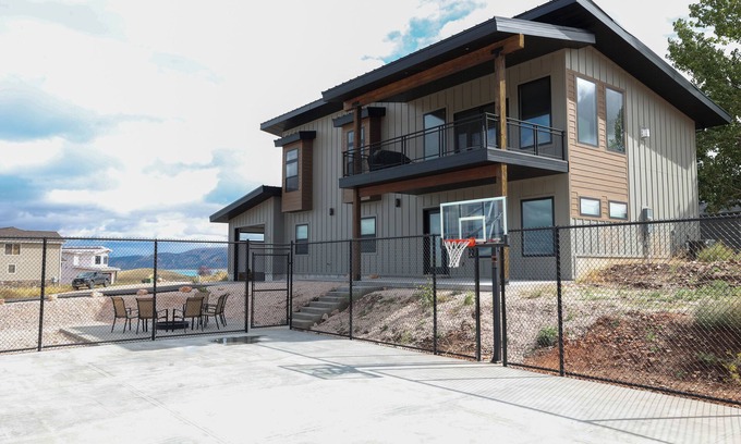 Sweetwater House | Bear Lake Hillside Retreat: Pool Access & Ideal Beach Stay