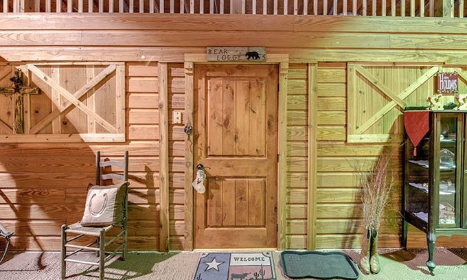 Carmine House | Perfect Getaway at Bear Lodge - Pet Friendly with Breakfast