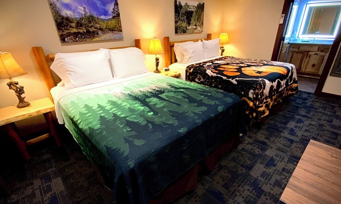 Grants Pass House | Bear Mountain Suite 7: Pet-Friendly Escape with Breakfast