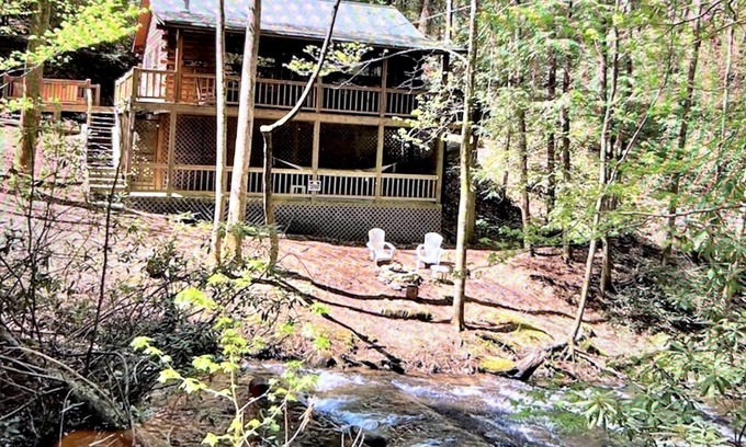 Cherry Log Cabin | Bear Pause: Relax by the Creek with Hot Tub & Pet-Friendly