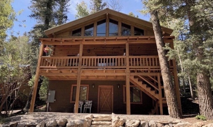 Cloudcroft House | Bear Paw Cabin: Scenic Getaway Near Lincoln National Forest