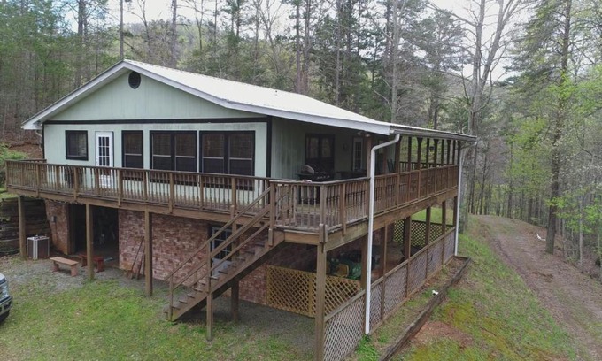 Copperhill House | Inviting Bear Paw Ridge - Pet-Friendly Retreat in Turtletown