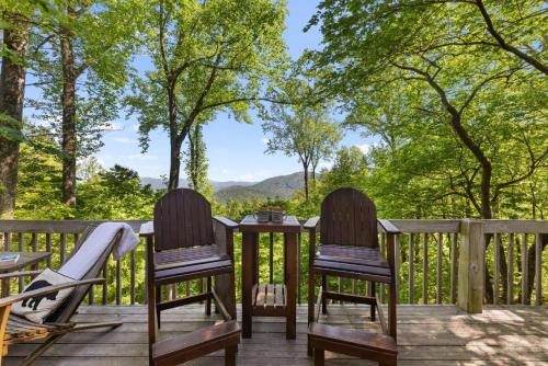 Walnut Mountain House | Discover Bear Point: Pet-Friendly Haven with Breakfast Included