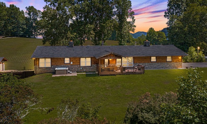 Burnsville House | Relax at Bear's Den with Private Hot Tub & Cozy Fire Pit