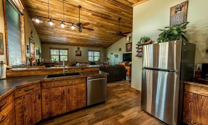 Coram Apartment | Cozy Bear Track Hideaway: 10 Min to Glacier National Park